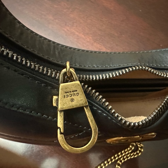 GUCCI Calfskin Matelasse Chevron Mini 
GG Marmont Half Moon Hobo Black - Picture 3 of 7